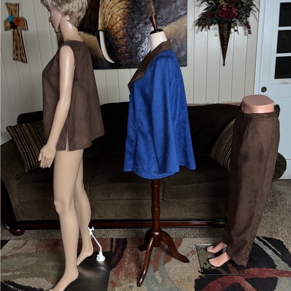 Dianaira • Size 12 • 3 Piece Outfit • Leather • Blazer/Blouse/Pants • Brown/Blue - Picture 4 of 16